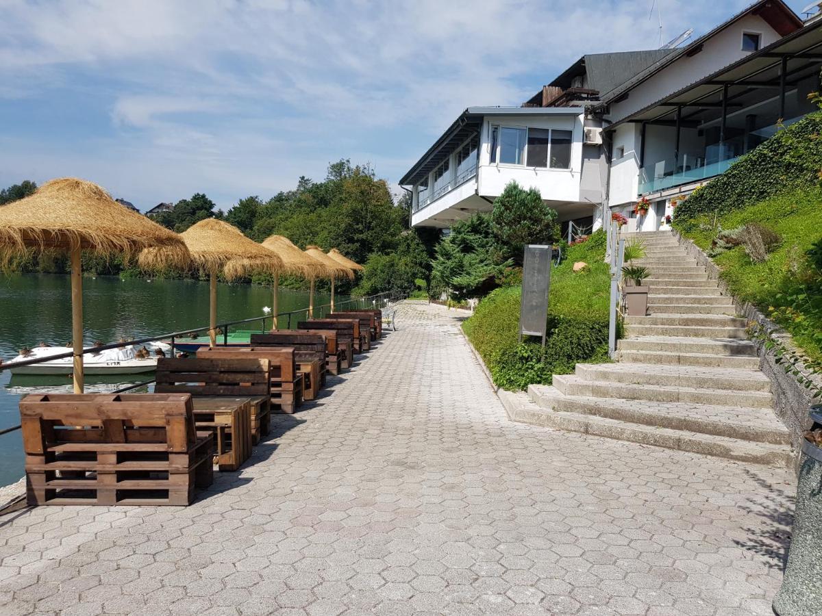 Gostisce Jezero Bed & Breakfast Medvode Luaran gambar