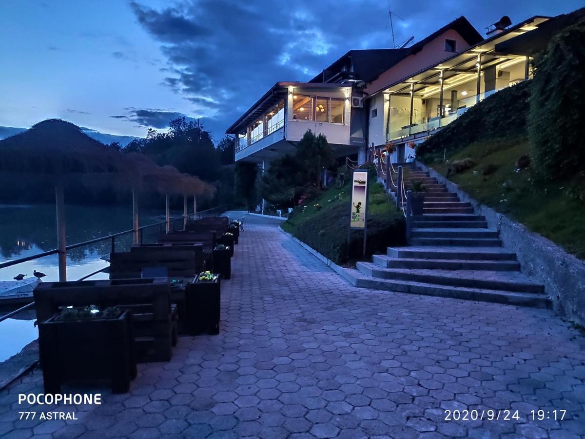 Gostisce Jezero Bed & Breakfast Medvode Luaran gambar