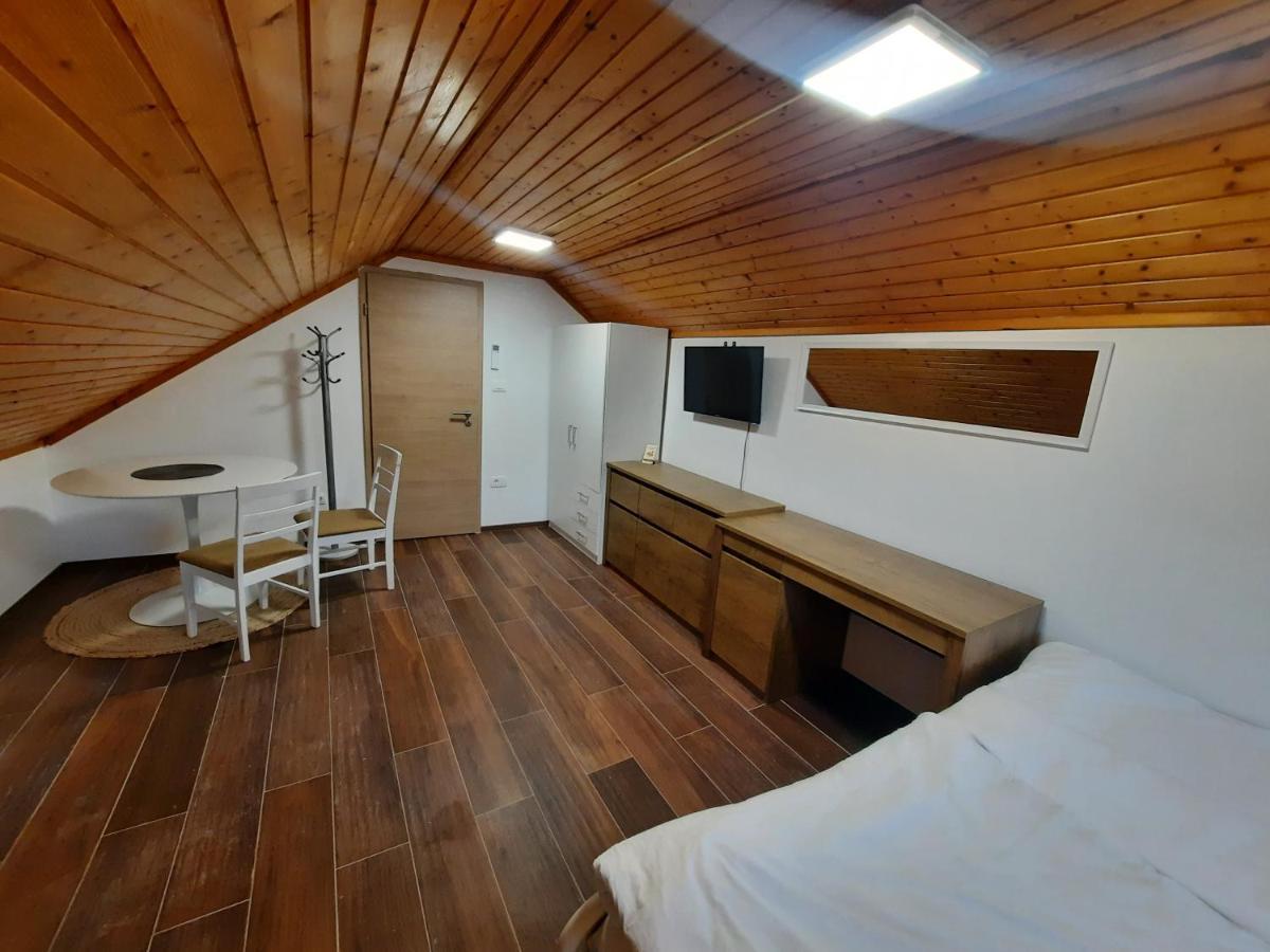 Gostisce Jezero Bed & Breakfast Medvode Bilik gambar