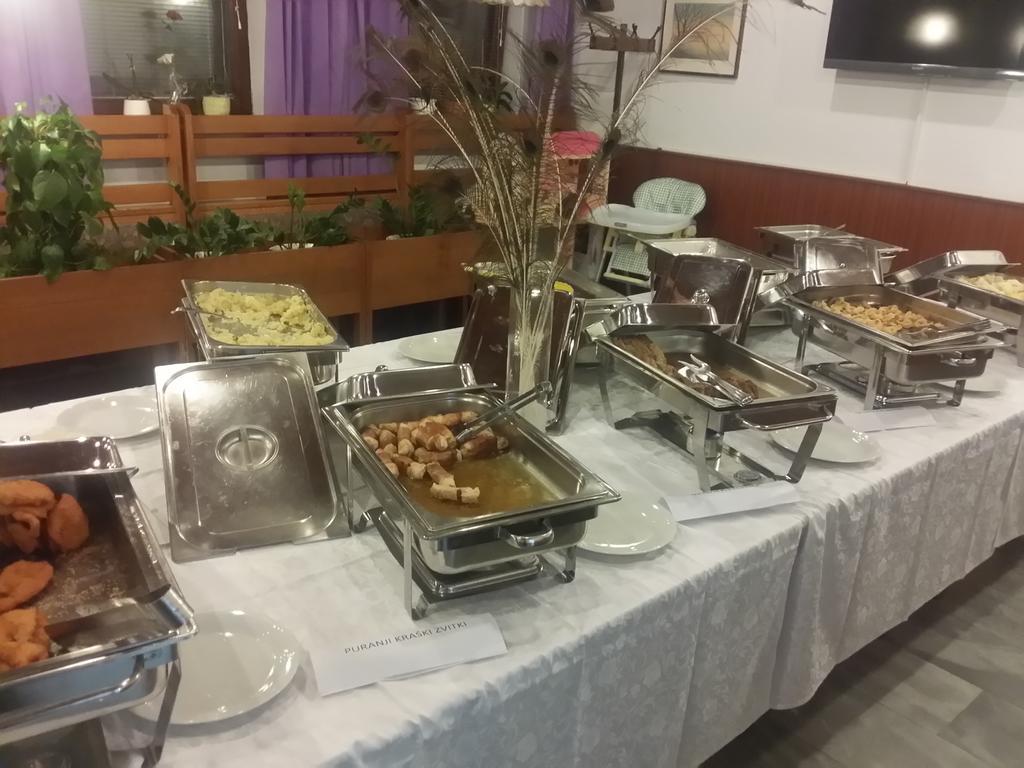 Gostisce Jezero Bed & Breakfast Medvode Luaran gambar