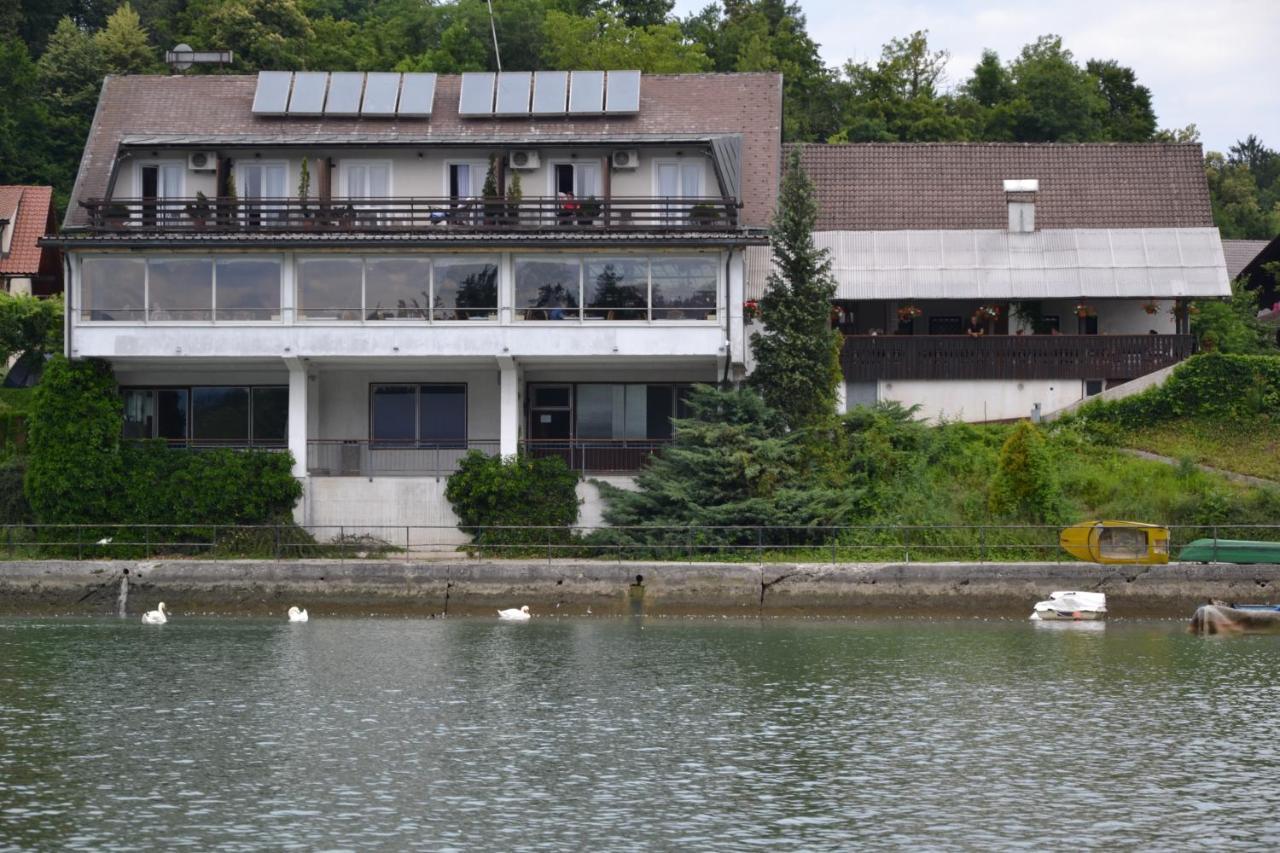 Gostisce Jezero Bed & Breakfast Medvode Luaran gambar
